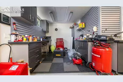 2647 Rockhurst Boulevard, Colorado Springs, CO 80918 - Photo 38