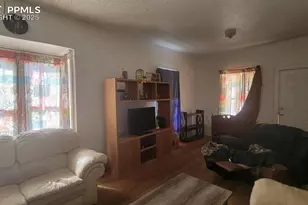 927 Veta Ave, Pueblo, CO 81004 - Photo 2