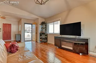 5575 Jennifer Ln, Colorado Springs, CO 80917 - Photo 8