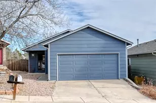 5575 Jennifer Ln, Colorado Springs, CO 80917 - Photo 4