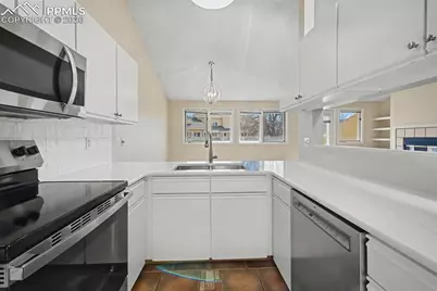 581 Observatory Drive, Colorado Springs, CO 80904 - Photo 16