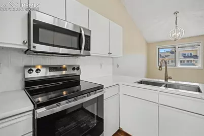 581 Observatory Drive, Colorado Springs, CO 80904 - Photo 18