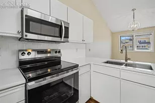 581 Observatory Dr, Colorado Springs, CO 80904 - Photo 18