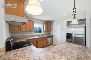 2826 Pinnacle Dr, Colorado Springs, CO 80910 - Photo 6