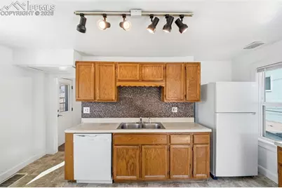 1512 E Monument Street, Colorado Springs, CO 80909 - Photo 8