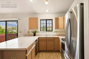 1524 Shane Cir, Colorado Springs, CO 80907 - Photo 4