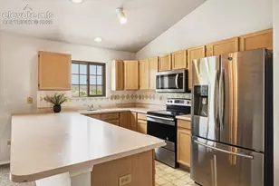 1524 Shane Cir, Colorado Springs, CO 80907 - Photo 10