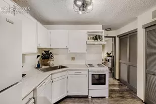 6414 Village Ln, Colorado Springs, CO 80918 - Photo 8