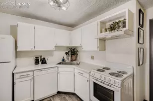 6414 Village Ln, Colorado Springs, CO 80918 - Photo 8