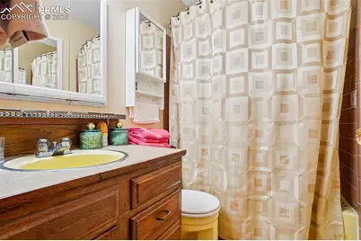 351 S Peoria Circle, Aurora, CO 80012 - Photo 22