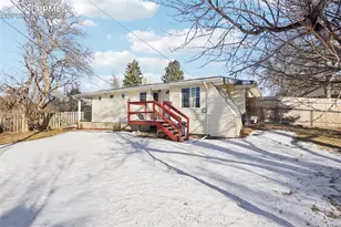 351 S Peoria Cir, Aurora, CO 80012 - Photo 2