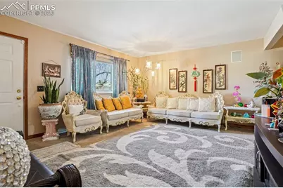 351 S Peoria Circle, Aurora, CO 80012 - Photo 6