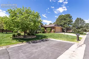 2756 Fawn Grove Ct, Colorado Springs, CO 80906 - Photo 10