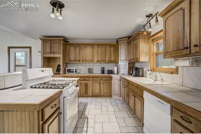 10665 S Highway 67, Cripple Creek, CO 80813 - Photo 2