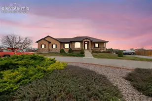 777 E Woodleaf Dr, Pueblo, CO 81007 - Photo 4