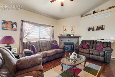 777 E Woodleaf Drive, Pueblo, CO 81007 - Photo 10