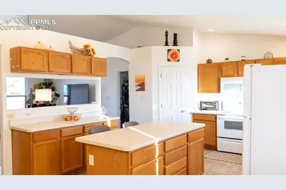 228 W Kyle Drive, Pueblo, CO 81007 - Photo 16