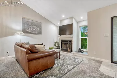 625 N Franklin Street, Colorado Springs, CO 80903 - Photo 2