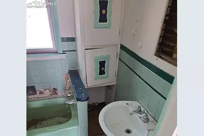 119 E Cedar Street, Walsenburg, CO 81089 - Photo 26