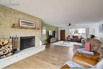 2832 Country Club Circle, Colorado Springs, CO 80909 - Photo 4