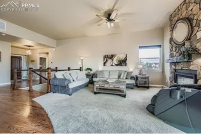 10625 Slumber Ridge Way, Colorado Springs, CO 80908 - Photo 4