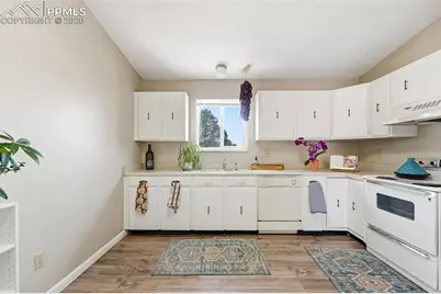 5559 Descanso Circle, Colorado Springs, CO 80918 - Photo 10