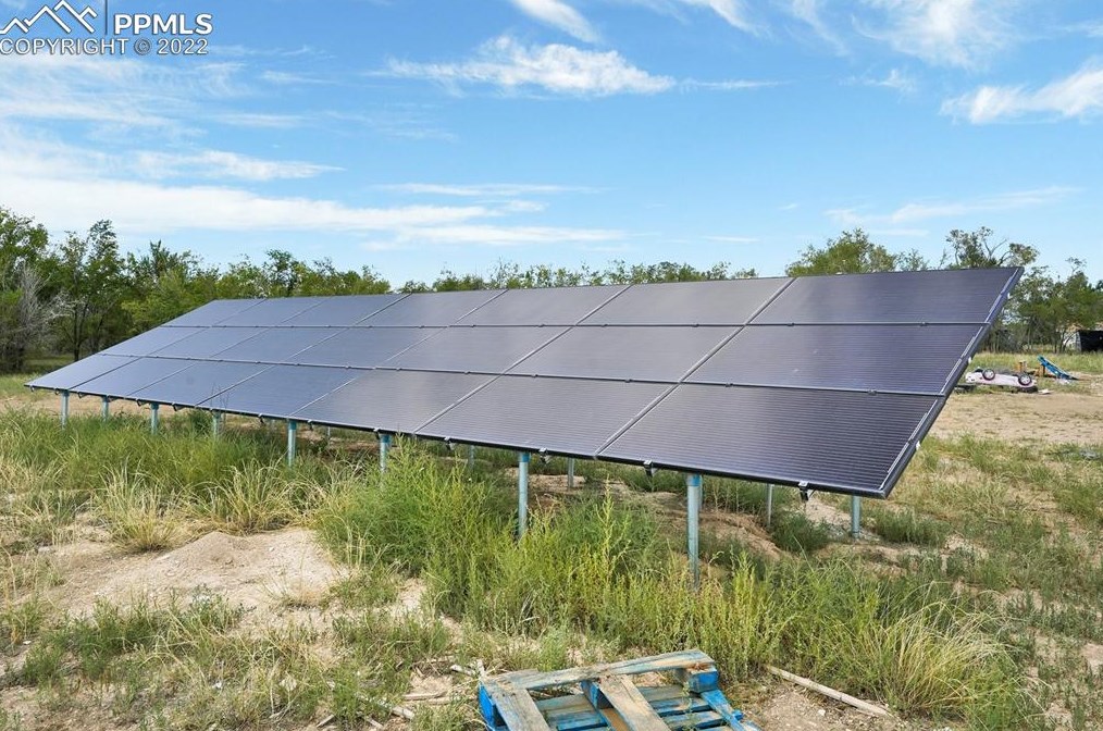 745 K St, Penrose, CO 81240