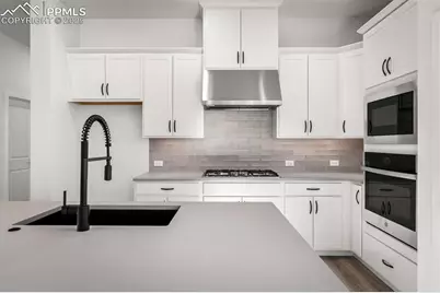 9256 Wolf Valley Drive, Colorado Springs, CO 80924 - Photo 4