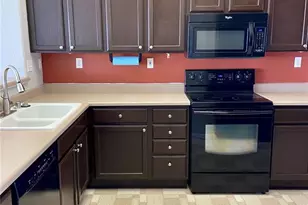 875 Aspenglow Ln, Colorado Springs, CO 80916 - Photo 4