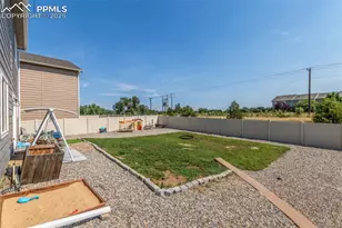 10677 Traders Pkwy, Fountain, CO 80817 - Photo 36