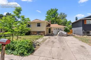 4606 La Cresta Dr, Colorado Springs, CO 80918 - Photo 2