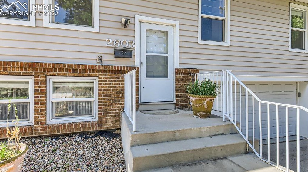 2603 Caramillo St, Colorado Springs, CO 80909-3055
