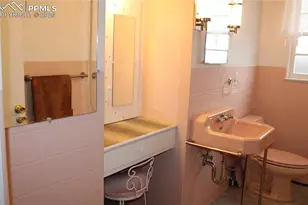 1014 Bonfoy Ave, Colorado Springs, CO 80909 - Photo 16