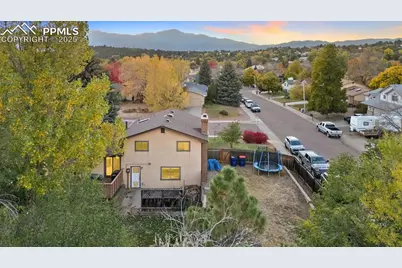 2095 Seven Arrow Drive, Colorado Springs, CO 80915 - Photo 10