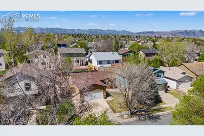 5770 Grapevine Drive, Colorado Springs, CO 80923 - Photo 4
