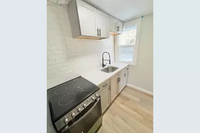 1126 E Moreno Avenue, Colorado Springs, CO 80910 - Photo 2