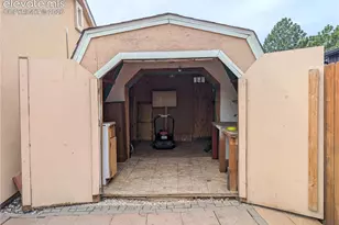 3241 Foxridge Dr, Colorado Springs, CO 80916 - Photo 14