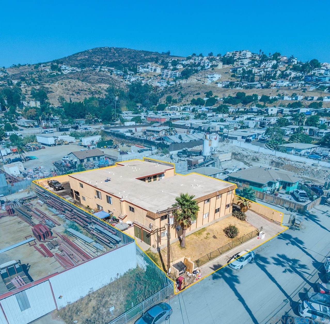 9258 Birch St, Spring Valley, CA 91977-4105