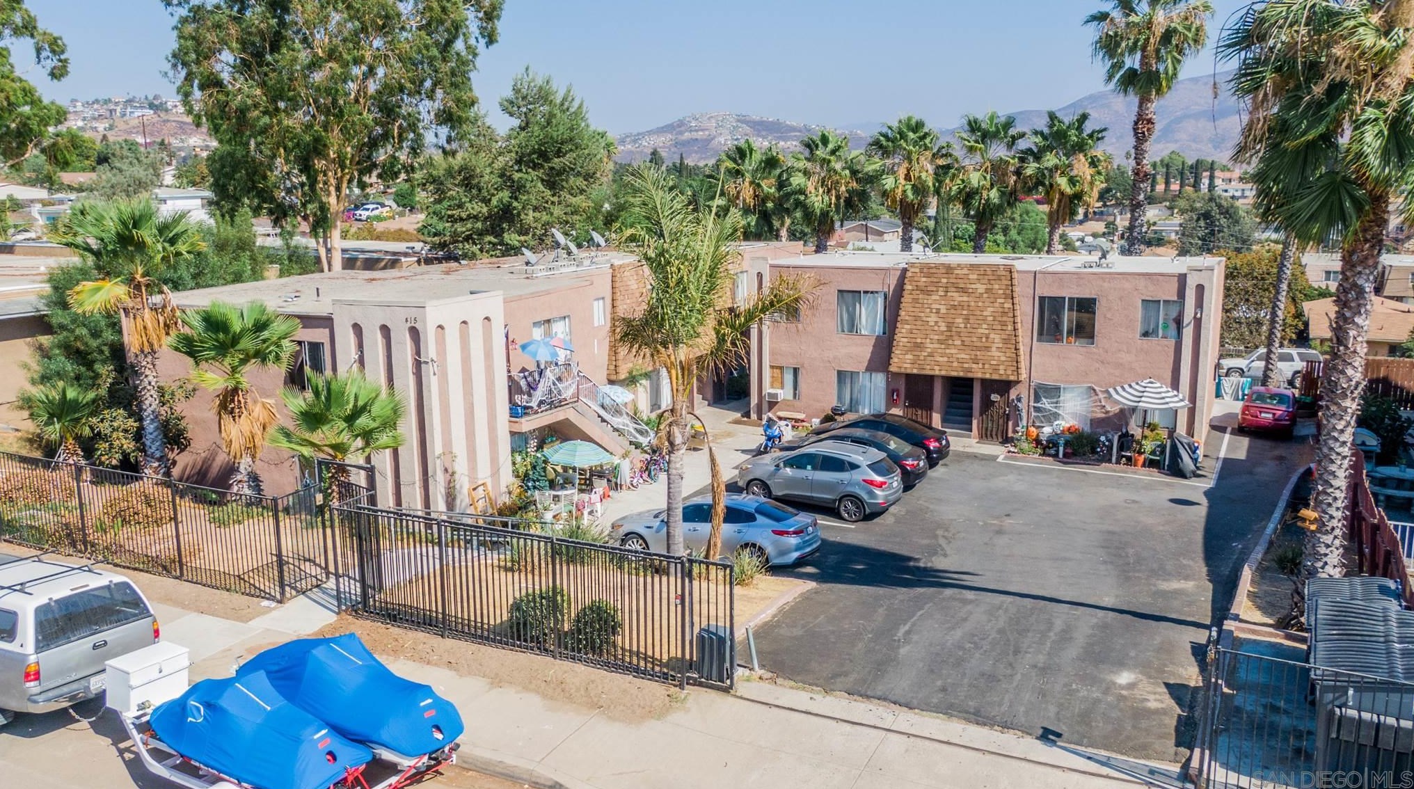 415 Grand Ave, Spring Valley, CA 91977-5949