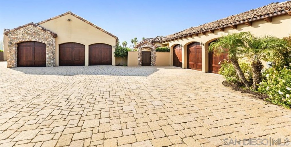 15754 Via De Santa Fe, Rancho Santa Fe CA  92067 exterior