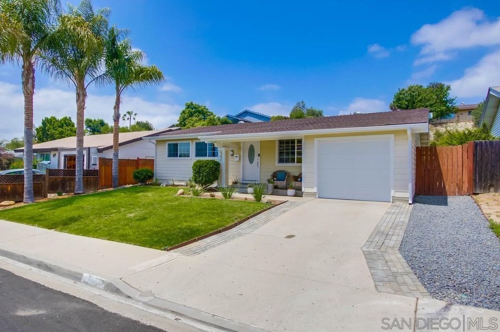 13430 Silver Lake Dr, Poway, CA 92064-3715