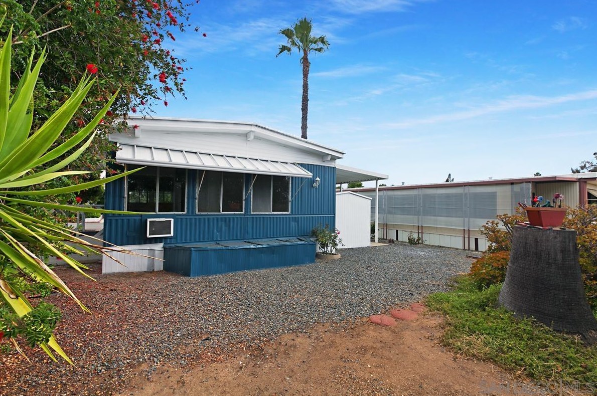 1120 Mission Rd, Fallbrook CA  92028-2200 exterior