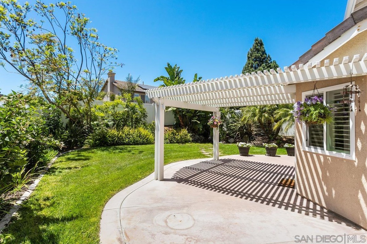 484 Lexington Cir, Oceanside, CA 92057