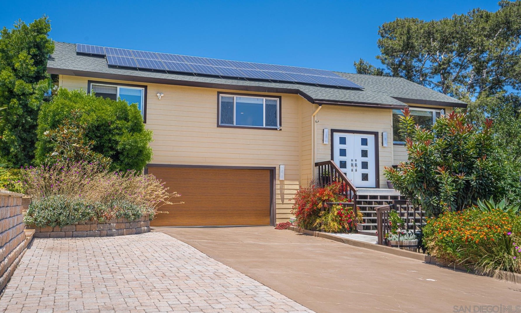 1011 Cuyamaca Ave, Spring Valley, CA 91977-4606