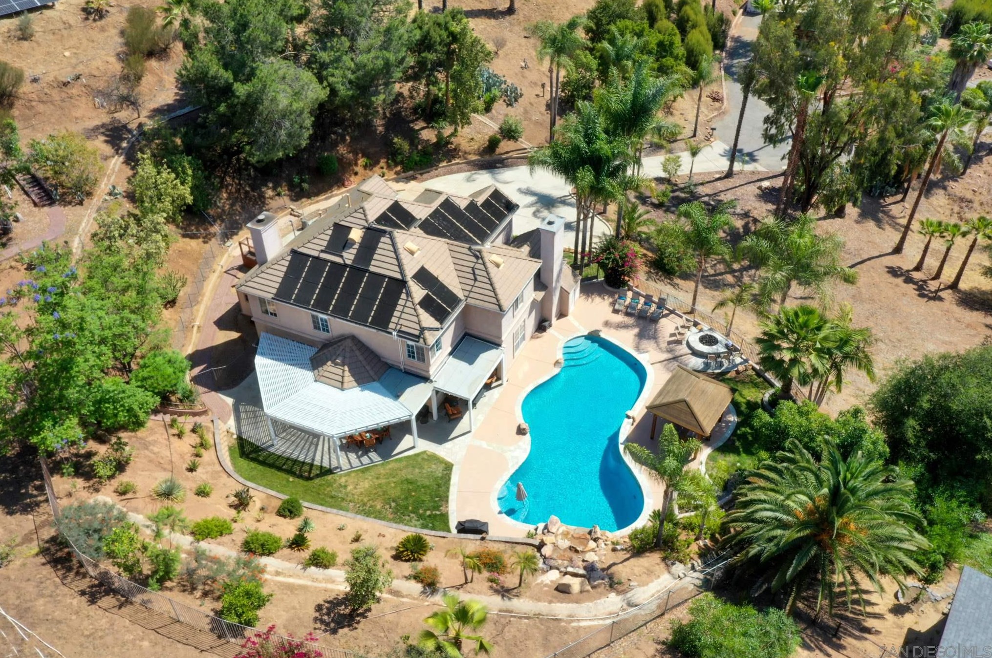 2110 Campo Pl, Escondido, CA 92027-1278