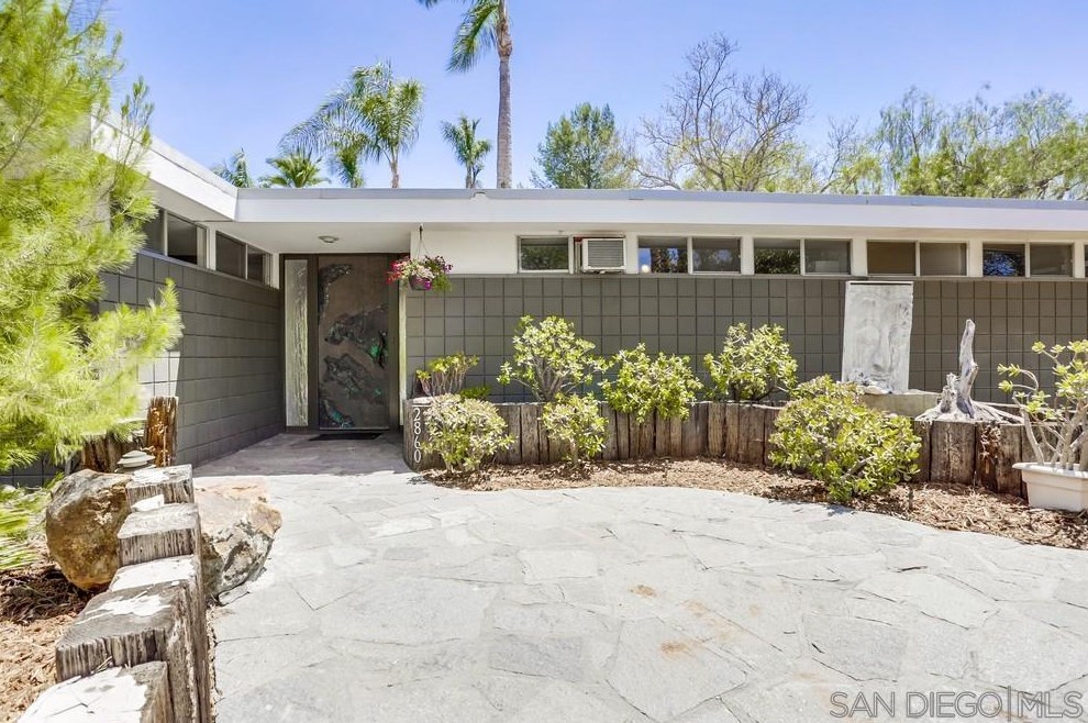 2860 Calmar Dr, Escondido, CA 92029-5813