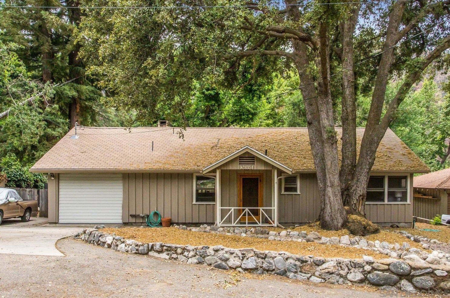 36995 Sycamore Dr, Mountain Home Village, CA 92359
