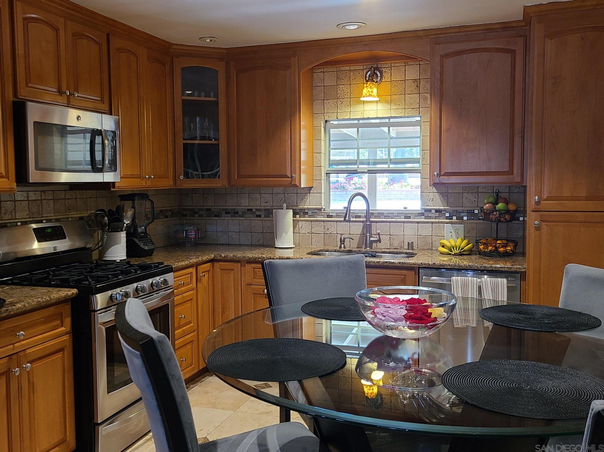 1460 Citrus Ave, Escondido, CA 92027-4953