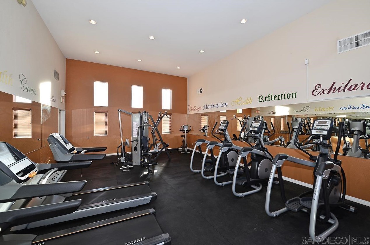 1875 Baudouin Pl, Chula Vista CA 91913-4999 exterior