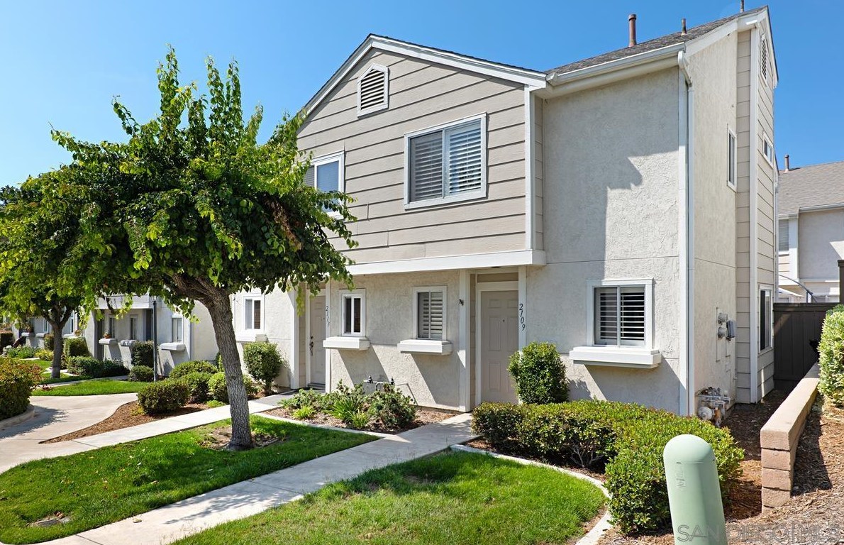 2109 Kings View Cir, Spring Valley, CA 91977-3352
